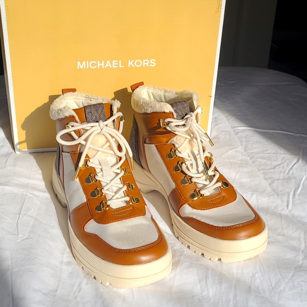 204-Michael Kors Cosgrave Bootie Tech Canvas Women 10M